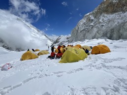Horia Colibasanu, Kanchenjunga, tabara de baza, Himalaya, premiera romaneasca